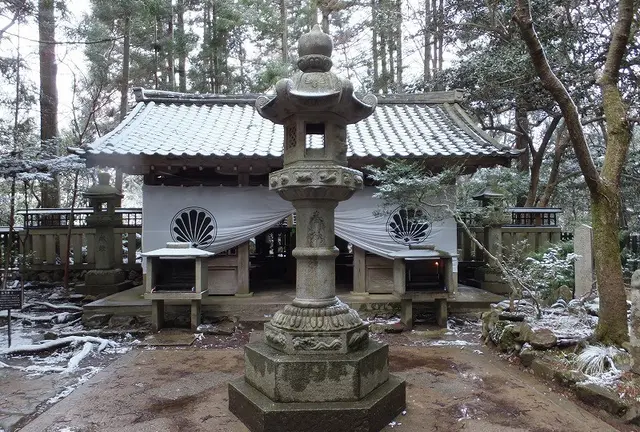 春の地吹雪 鞍馬山の魔王殿へ