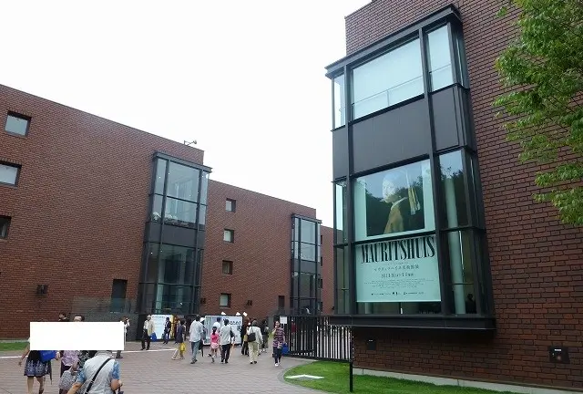 着物で散歩　新印象派展