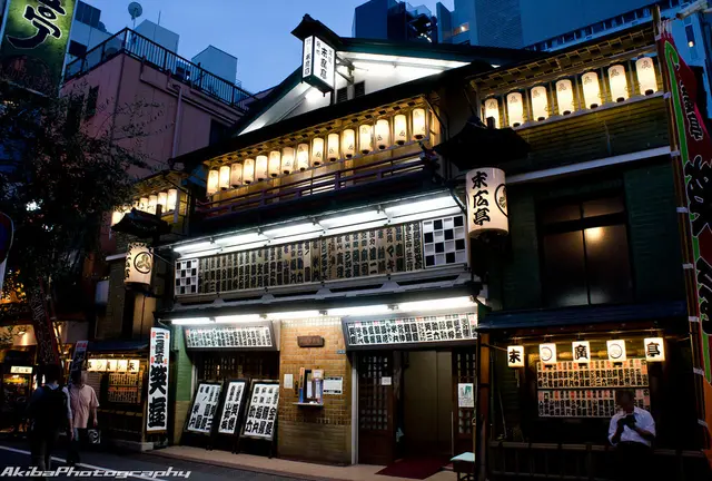 新宿の落語、末広亭で笑いの時間を！