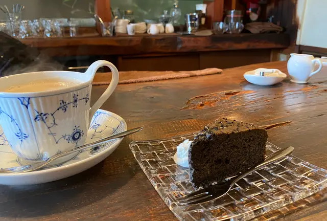 カフェやパン屋さんをめぐる、芦屋さんぽ