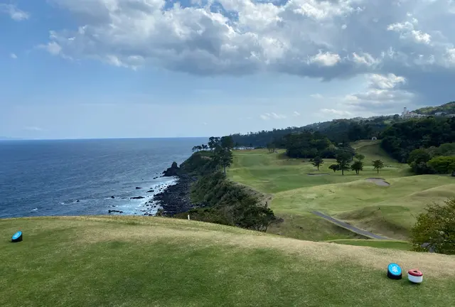 世界ゴルフコース100選の川奈を楽しむ！