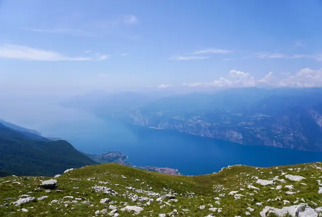 🇮🇹こんなイタリアもあったんだ🇮🇹イタリア最大の湖ガルダ湖(Malcesine)へ！