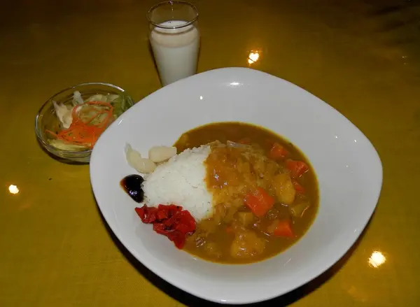 カレーのルーツはイギリス海軍から帝国海軍に伝わったレシピ