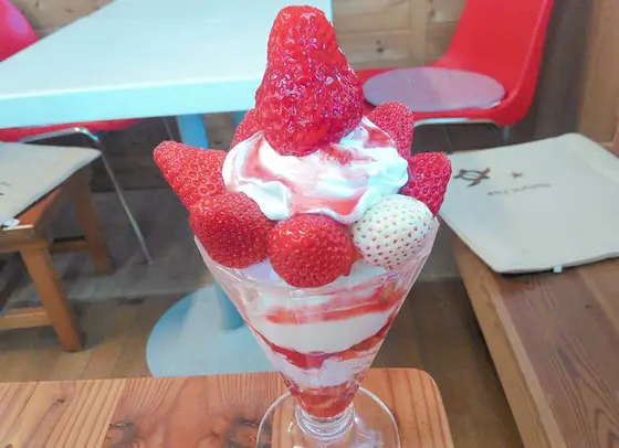 農園のいちごパフェ