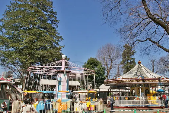 レトロなミニ遊園地