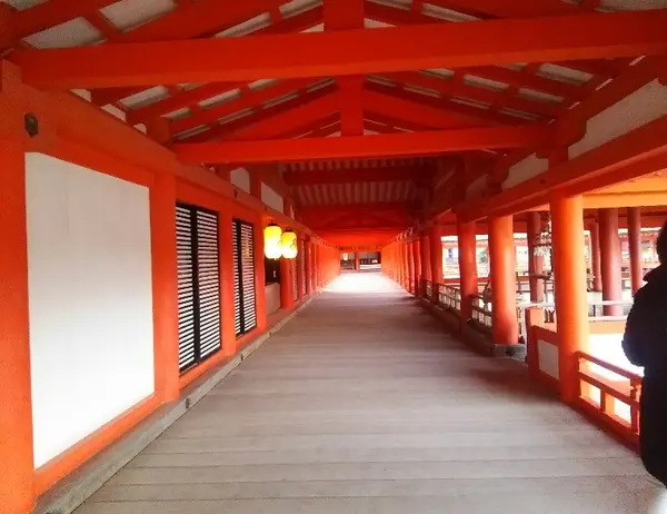 東廻廊