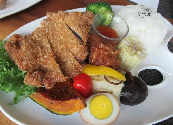 水岸森林湖畔餐庁