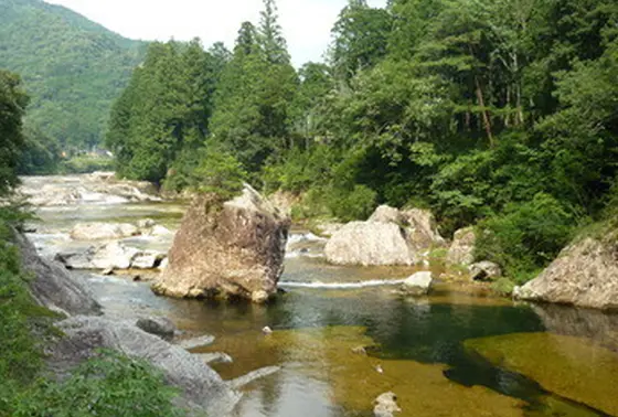 天然記念物「馬ノ背岩」