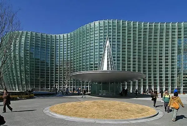 国立新美術館