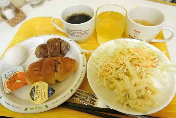 100円朝食で満足！