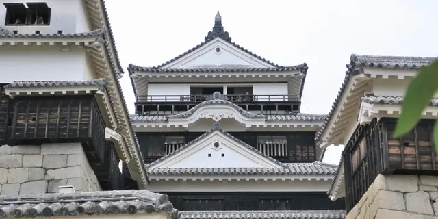 松山城と道後温泉、第44番から始める四国巡礼の旅