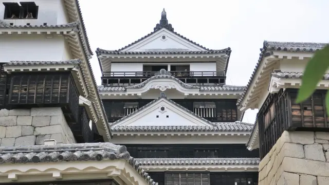 松山城と道後温泉、第44番から始める四国巡礼の旅