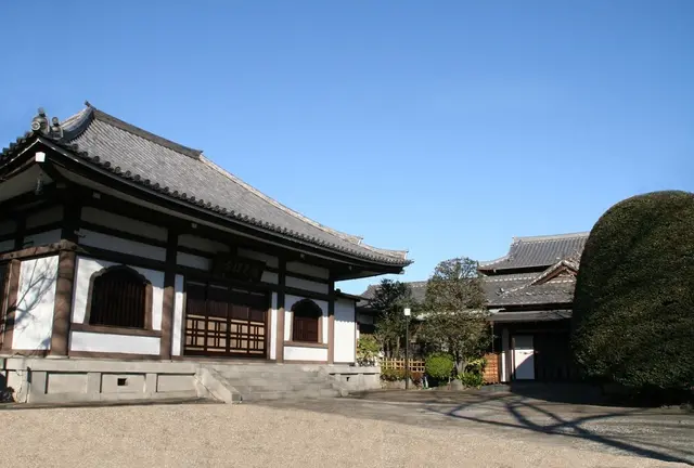 心を癒す朝の納涼散歩　南北線本駒込駅～千代田線千駄木駅（MetroWalker2017夏号11P)