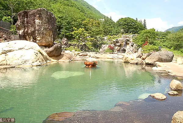 水明館 佳留萱山荘