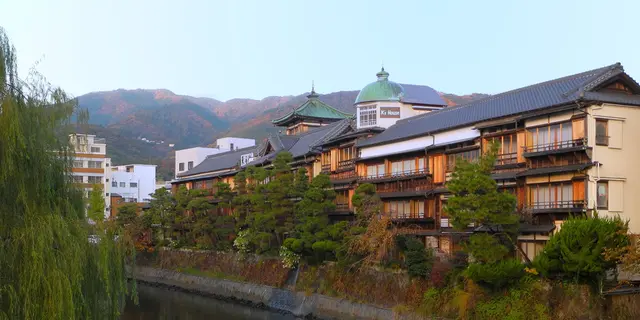 温泉も街ブラも満足！伊東温泉で湯ったり散歩
