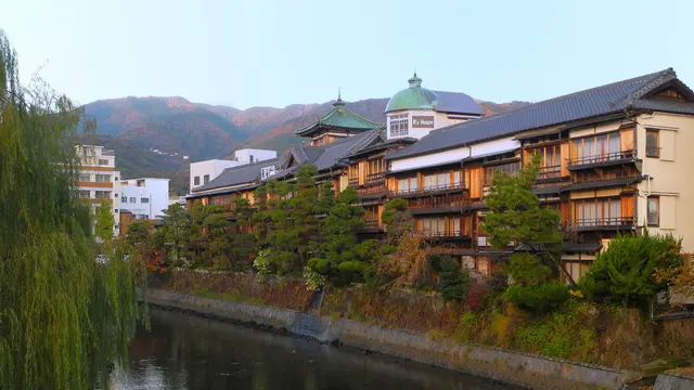 温泉も街ブラも満足!伊東温泉で湯ったり散歩