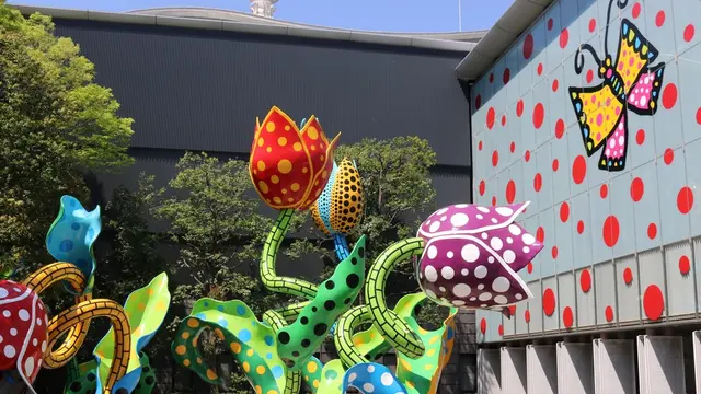 新宿から特急で!草間アートとカフェ・雑貨屋巡りを楽しむ松本旅