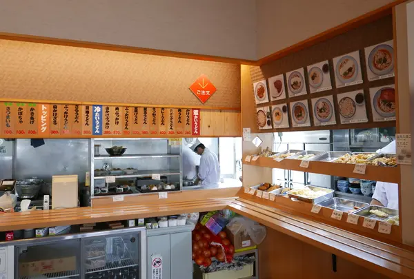 お馴染みのセルフ系うどん店