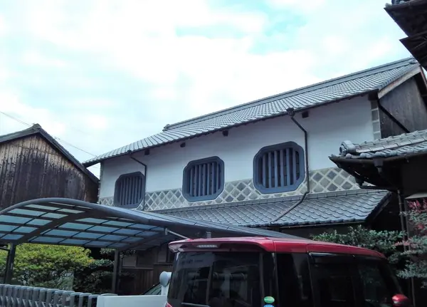 虫籠窓も