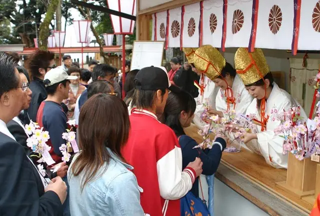 【カップルおすすめ】桜の時期限定「花換えまつり」で愛を誓う