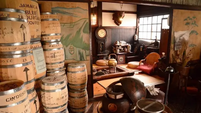 江戸時代のカフェはきっとこんな感じ。築230年の古民家の荘厳な空気を珈琲の香りとともに楽しむ。