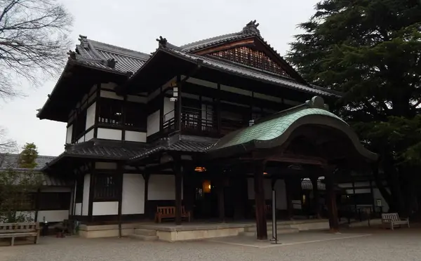 商工奨励館