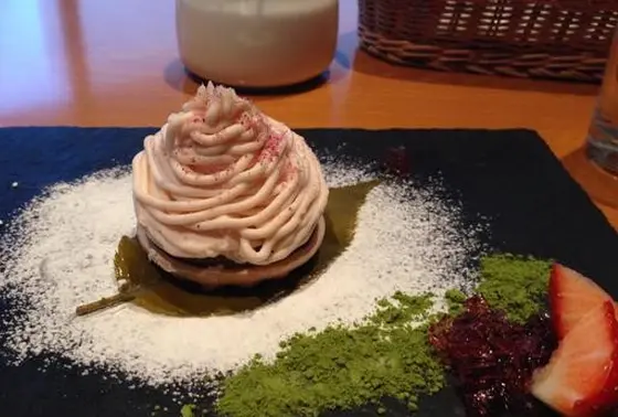 展示にちなんだカフェメニューなんかも