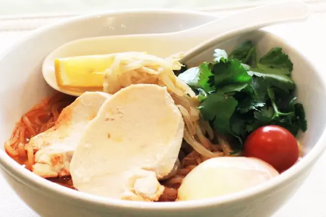 トムヤム冷麺　