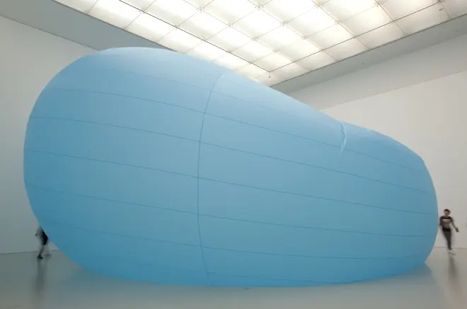 【松井紫朗】君の天井は僕の床/One Man‘s Ceiling is Another Man’s Floor 2011 photo : Tadasu Yamamoto