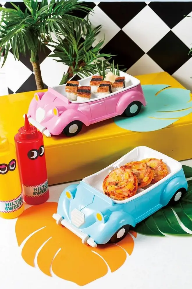 スパムにぎり（写真奥）／パイナップルとハムのピザ（写真手前）