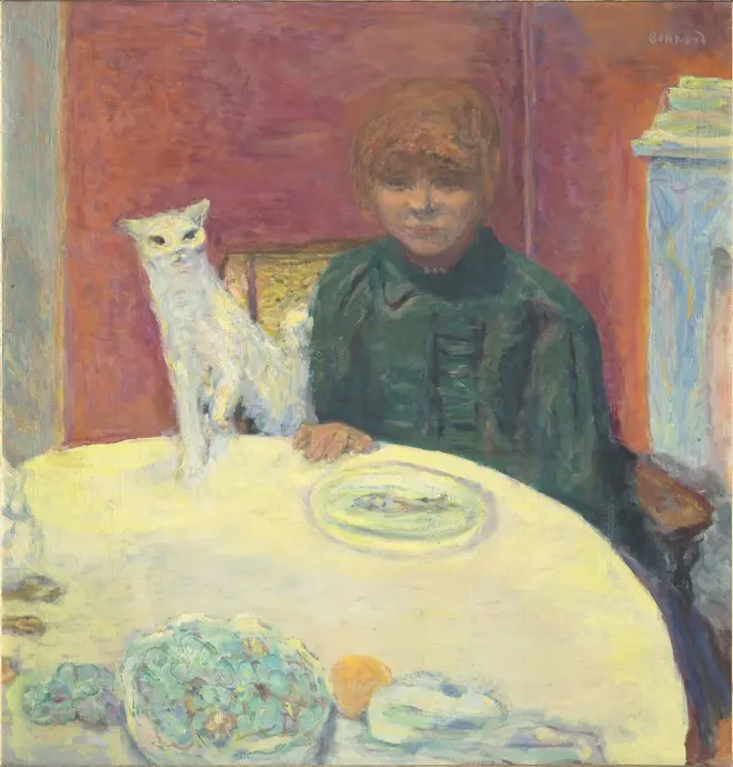ピエール･ボナール《猫と女性 あるいは餌をねだる猫》　1912年頃　 油彩、カンヴァス　オルセー美術館　©️RMN-Grand Palais (musée d’Orsay) / Hervé Lewandowski / distributed by AMF
