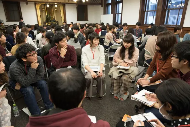前のめりで議論する参加者（2017年2月京都）