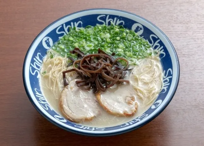 （福岡名物）博多Shin-Shinらーめん　650円