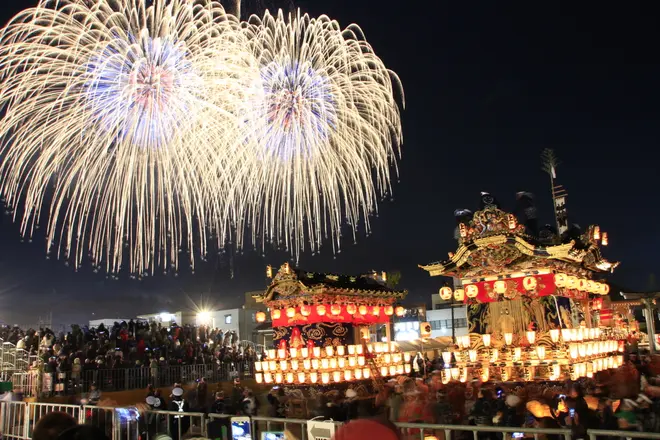 秩父夜祭」開催！ぼんぼりの灯りが揺れる豪華絢爛な屋台や冬の夜空を