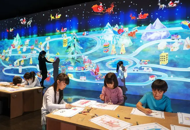 お絵かきクリスマス / Sketch Christmas teamLab, 2014-, Interactive Digital Installation, Sound: Hideaki Takahashi, teamLab