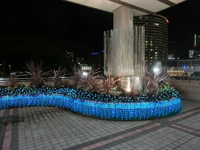横浜駅東口からポートサイド地区へのイルミネーション