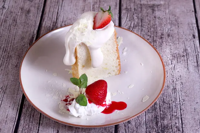 ハリエットのエンジェルフードケーキ￥950（税抜）