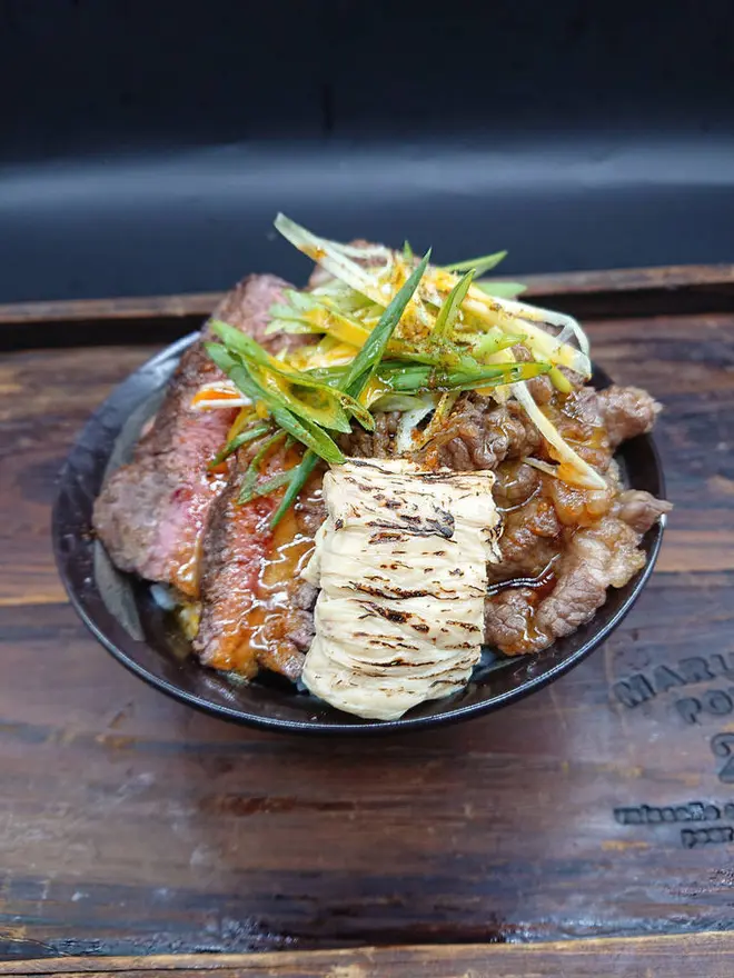京三昧！和牛すき焼き＆ハラミ丼