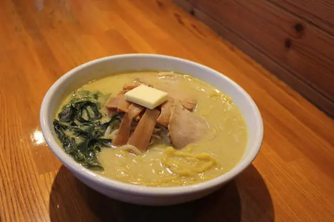 味噌カレー牛乳ラーメン（青森県）