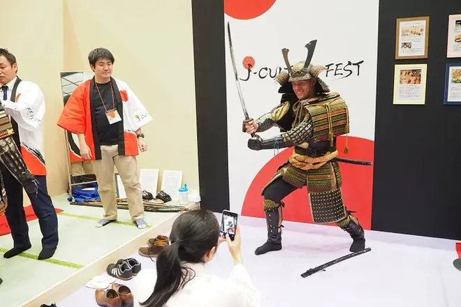 前回の「甲冑の着装体験」 イメージ