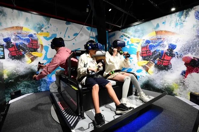 「冒険川下りVR ラピッドリバー」体験風景 イメージ