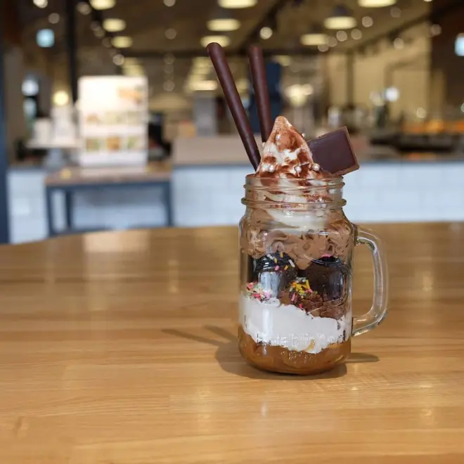 チョコレートパフェ イメージ