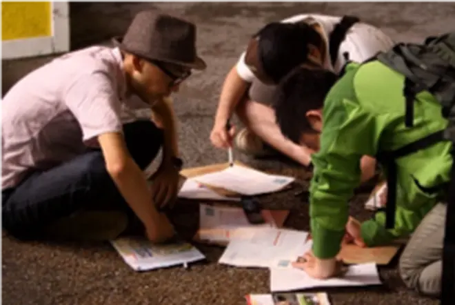 夜のゾンビ遊園地からの脱出