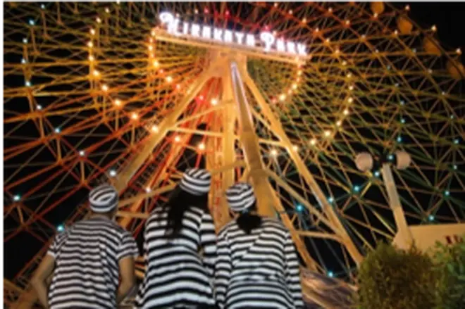 夜のゾンビ遊園地からの脱出
