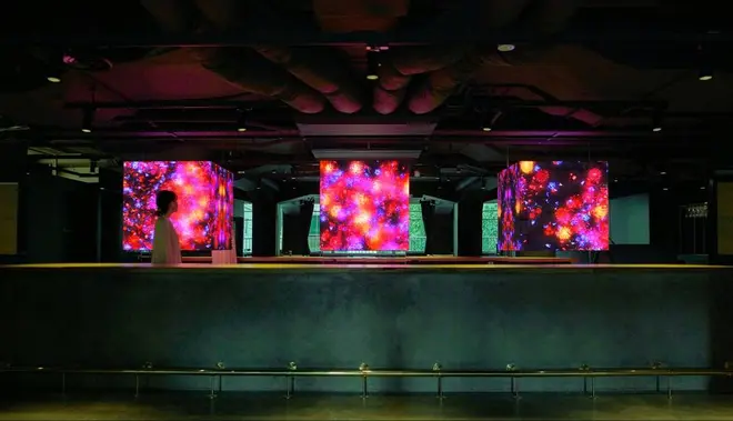 Continuous Life in Cubes of Light - Copper