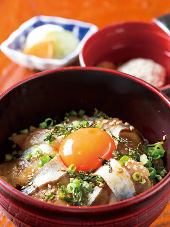 ＜いけす割烹平家＞（大分）関アジ・関サバ りゅうきゅう丼