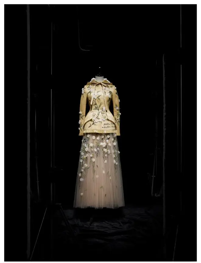 DIOR FROM PARIS TO JAPAN 「ディオール、パリから日本へ」