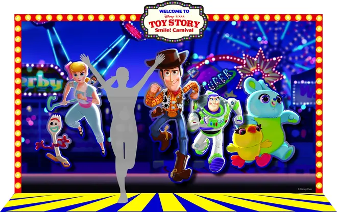 カメラなどはお客様のものを持参する。(c) Disney/Pixar