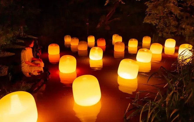 浮遊する呼応するランプ - ワンストローク、Fire／Floating Resonating Lamps - One Stroke, Fire