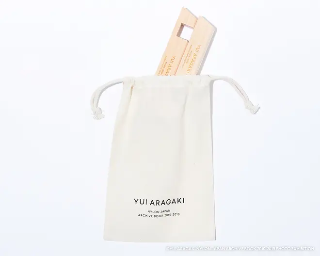 YUI ARAGAKI ARCHIVE BOOKスタンド（ポーチ付）
